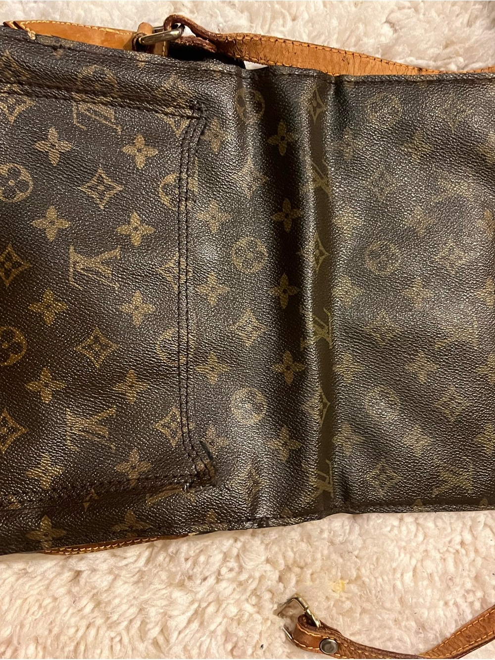 Vintage Monogram Canvas Crossbody Bag (not sure if authentic LV) read below - Picture 9 of 12